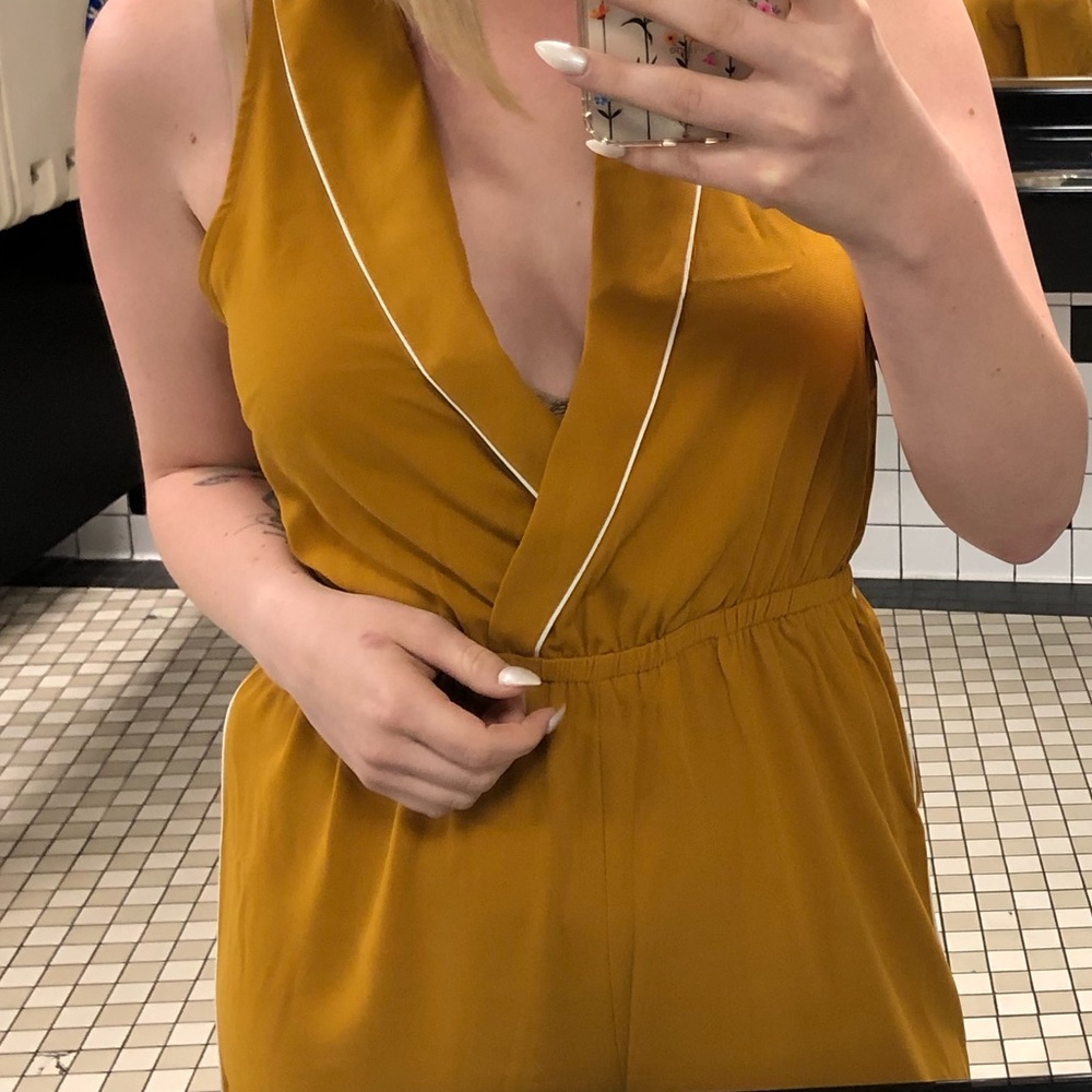 Mustard jumpsuit - Picture 3 of 4